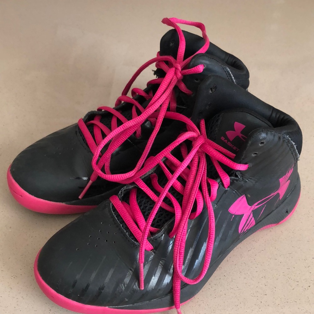 Girls basketball shoes